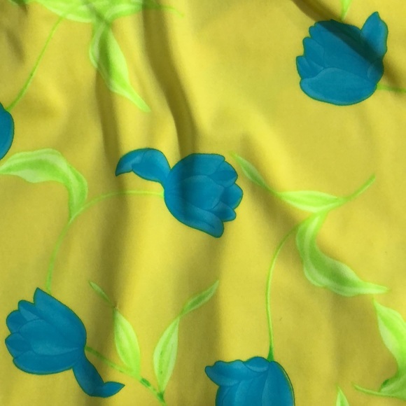 ☀️HOST PICK☀️ Retro Floral Swimsuit - Picture 3 of 16